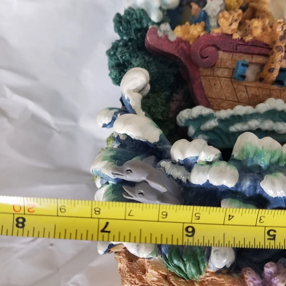Vntg 1979 Noah's Ark Musical moving Figurine Wind Up plays somewhere out there